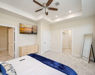4746 Mallow Street E - Photo Thumbnail 11