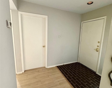 2025 Augusta Drive - Photo Thumbnail 11