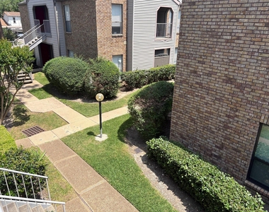 2025 Augusta Drive - Photo Thumbnail 1