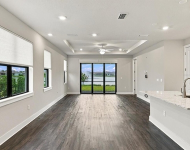 18519 Dayspring Place - Photo Thumbnail 8