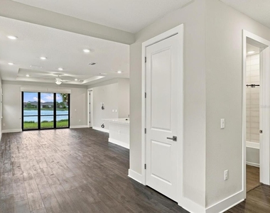 18519 Dayspring Place - Photo Thumbnail 6
