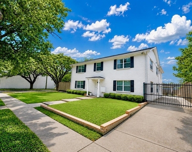 2126 Banks Street - Photo Thumbnail 1