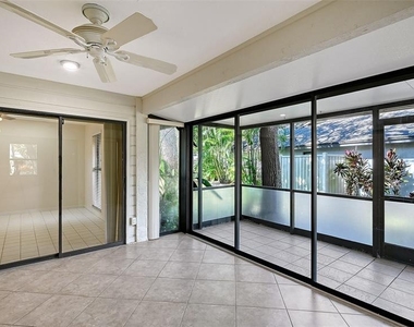 4799 Oak Forest Drive W - Photo Thumbnail 11