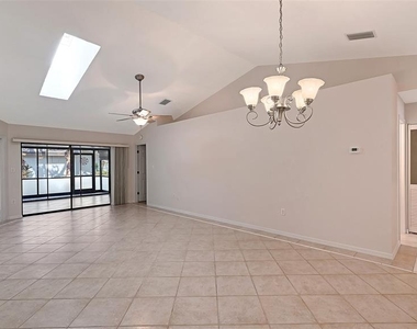 4799 Oak Forest Drive W - Photo Thumbnail 6