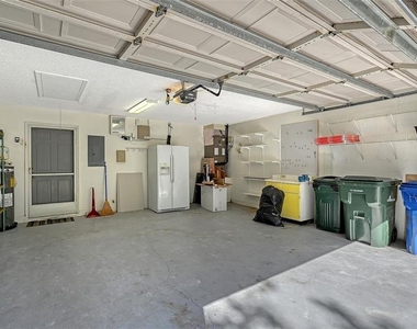 4799 Oak Forest Drive W - Photo Thumbnail 32