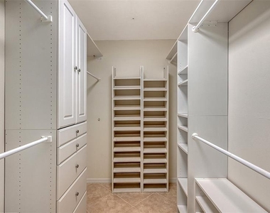 4799 Oak Forest Drive W - Photo Thumbnail 27