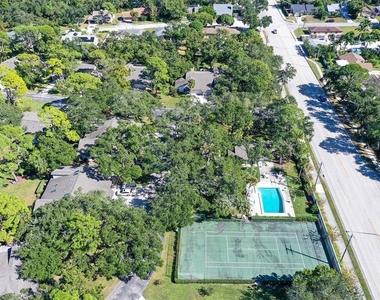 4799 Oak Forest Drive W - Photo Thumbnail 35