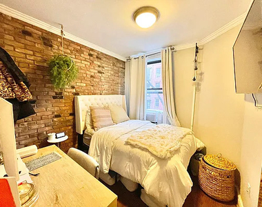 Mott & Prince St - Photo Thumbnail 6
