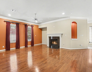 1502 Olive Place - Photo Thumbnail 1