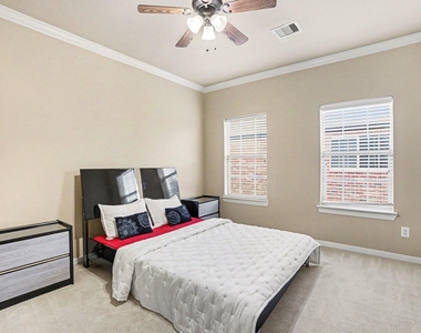 1502 Olive Place - Photo Thumbnail 15