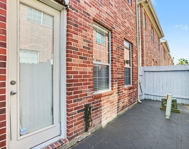 1502 Olive Place - Photo Thumbnail 20
