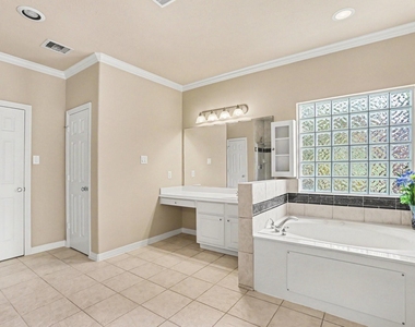 1502 Olive Place - Photo Thumbnail 11