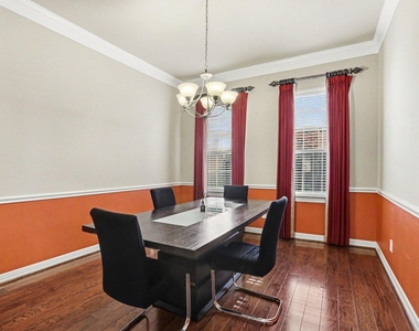 1502 Olive Place - Photo Thumbnail 4