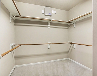 1502 Olive Place - Photo Thumbnail 13