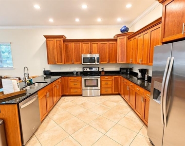 2225 Bahia Vista Street - Photo Thumbnail 5