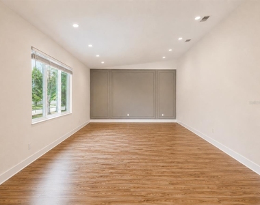 108 Mission Hills Avenue - Photo Thumbnail 2