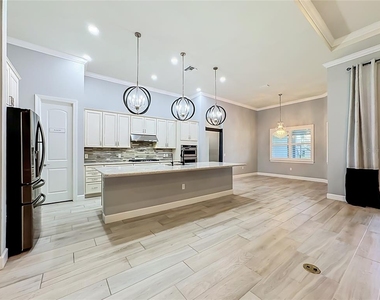 11824 Blue Hill Trail - Photo Thumbnail 7