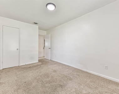 12203 Cape Hyannis Drive - Photo Thumbnail 13