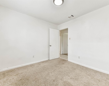 12203 Cape Hyannis Drive - Photo Thumbnail 9