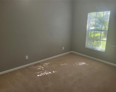9761 50th Street Circle E - Photo Thumbnail 12