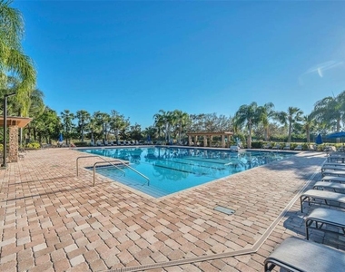 9761 50th Street Circle E - Photo Thumbnail 19