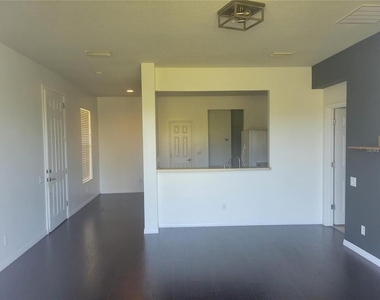 9761 50th Street Circle E - Photo Thumbnail 8