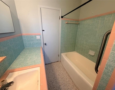 3111 26th Street W - Photo Thumbnail 15