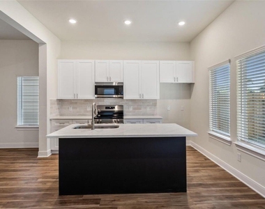 408 W Marlin Street - Photo Thumbnail 4