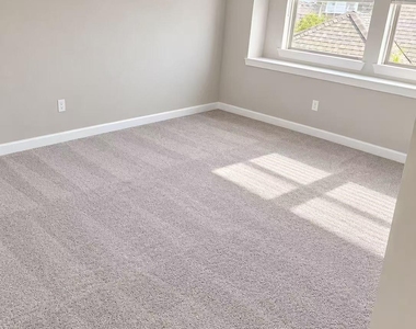 2135 Wisteria Cove Dr - Photo Thumbnail 21