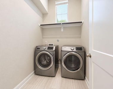 2135 Wisteria Cove Dr - Photo Thumbnail 8