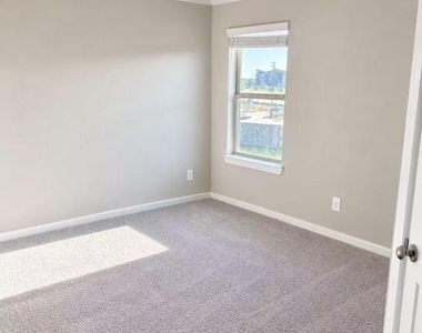 2135 Wisteria Cove Dr - Photo Thumbnail 23