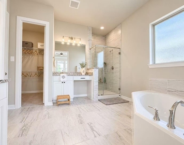 2135 Wisteria Cove Dr - Photo Thumbnail 19