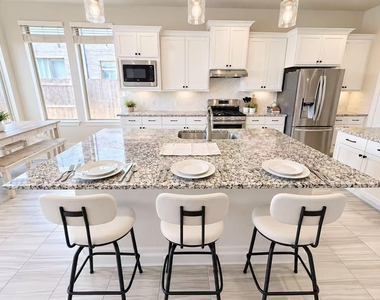 2135 Wisteria Cove Dr - Photo Thumbnail 14
