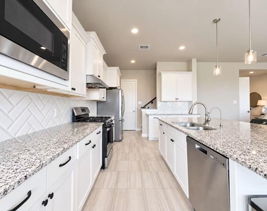 2135 Wisteria Cove Dr - Photo Thumbnail 13