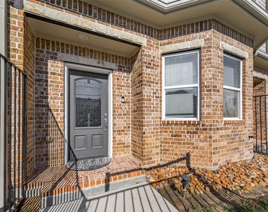2020 Mcgowen Street - Photo Thumbnail 4