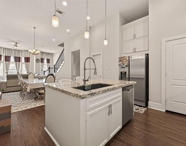 2020 Mcgowen Street - Photo Thumbnail 11