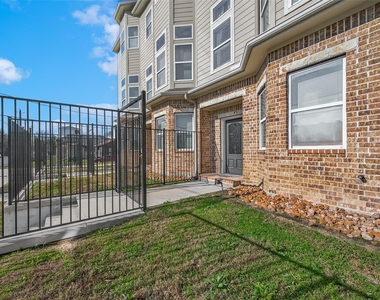 2020 Mcgowen Street - Photo Thumbnail 3