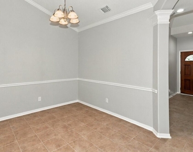 7811 Iris Glen Lane - Photo Thumbnail 2