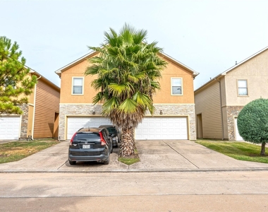 15426 Addicks Stone Drive - Photo Thumbnail 1