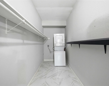 2100 Tanglewilde Street - Photo Thumbnail 13