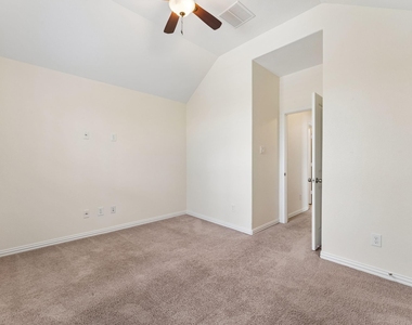 27943 Castle Park Lane - Photo Thumbnail 43