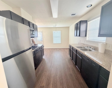 21415 Partha Way - Photo Thumbnail 8