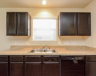 21415 Partha Way - Photo Thumbnail 7