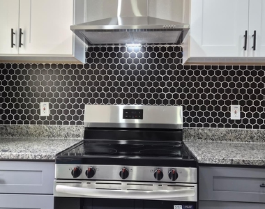 6318 Bridgegate Drive - Photo Thumbnail 2