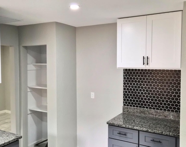 6318 Bridgegate Drive - Photo Thumbnail 8