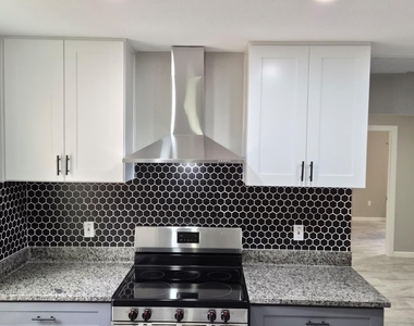 6318 Bridgegate Drive - Photo Thumbnail 9