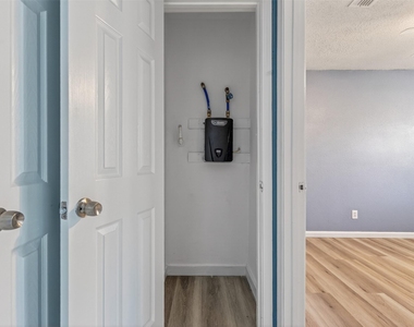 2613 Timber Drive - Photo Thumbnail 21