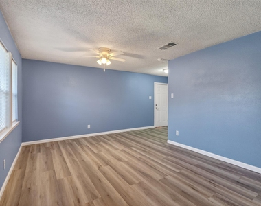 2613 Timber Drive - Photo Thumbnail 9