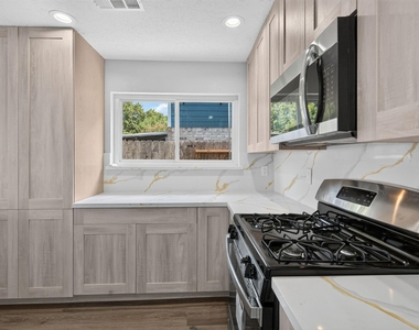 1123 Mayweather Lane - Photo Thumbnail 17