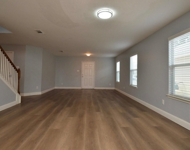 20822 Baronsledge Lane - Photo Thumbnail 5